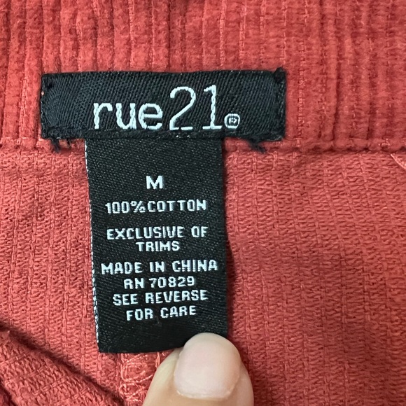 Courderoy mini skirt size medium - Picture 4 of 5